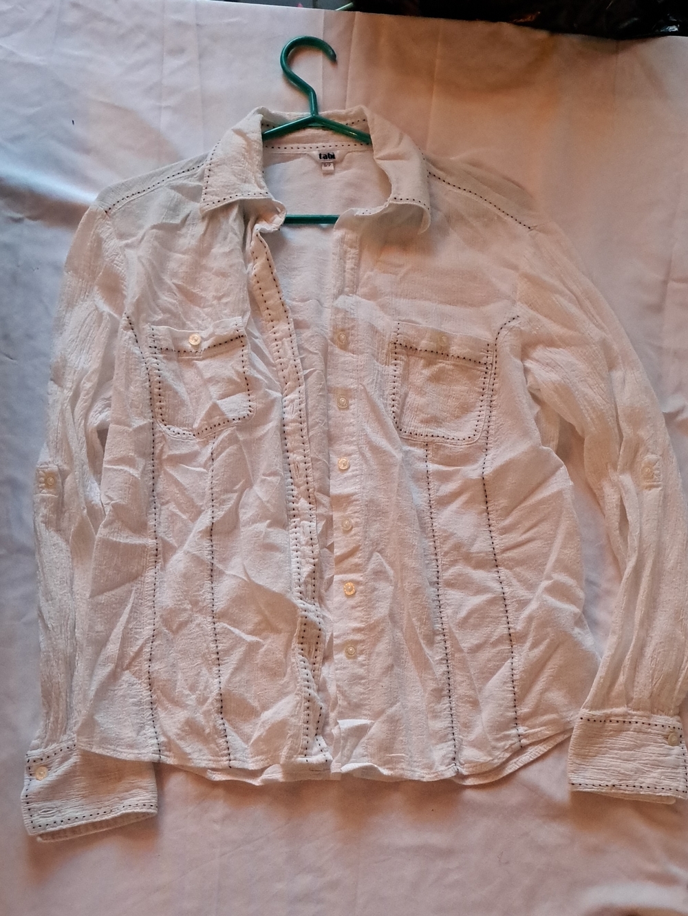 Tabi. Women’s White 100% Cotton  Button Front Blouse. Navy Stitching